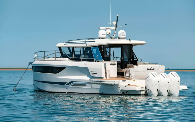 Slide: The Image of Wellcraft 44 Explorer - 5535892