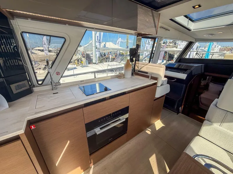 Slide: The Image of Wellcraft 44 Explorer 2026 - 5805999