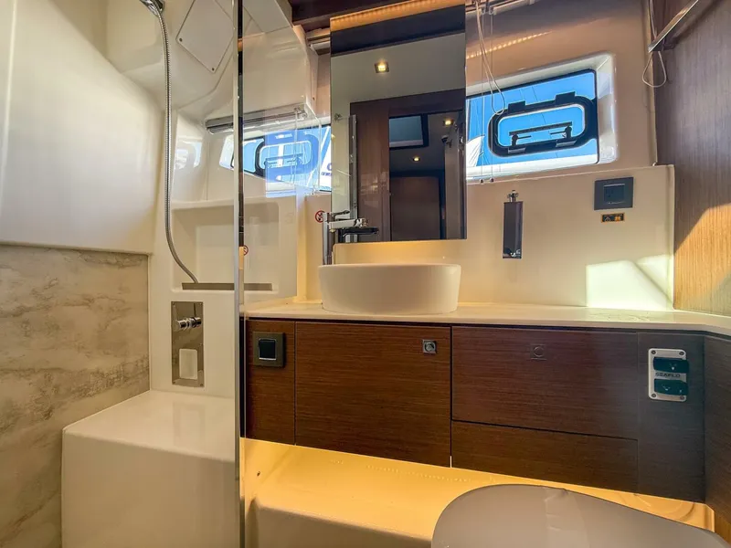 Slide: The Image of Wellcraft 44 Explorer 2026 - 5805996