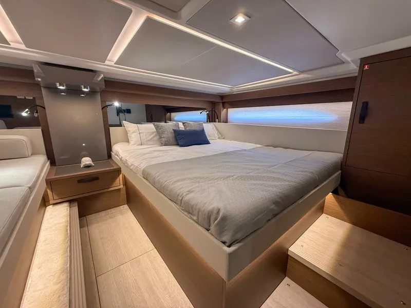 Slide: The Image of Wellcraft 44 Explorer 2026 - 5805998