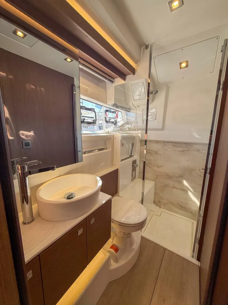 Slide: The Image of Wellcraft 44 Explorer 2026 - 5805995