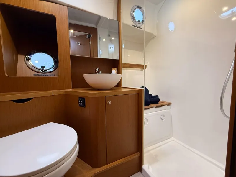 Slide: The Image of BENETEAU Swift Trawler 48 - 5204641