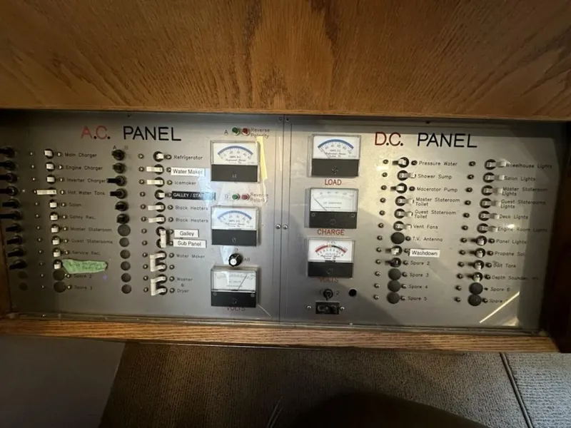 Slide: The Image of West Bay Pilothouse 1993 - 4172506