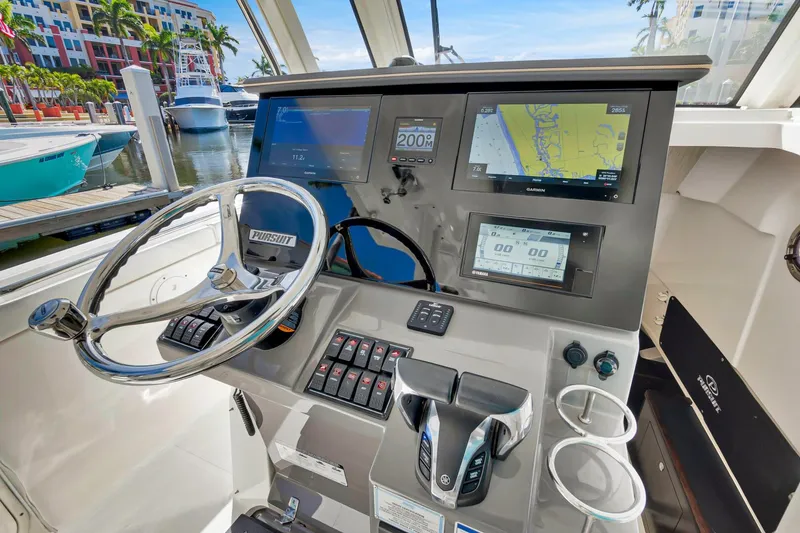 Slide: The Image of Pursuit S 328 2022 - 4174718