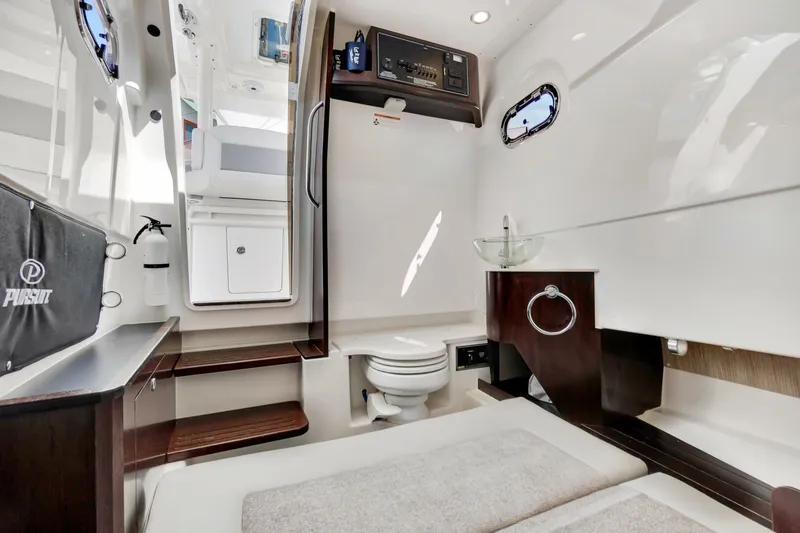 Slide: The Image of Pursuit S 328 2022 - 4174727