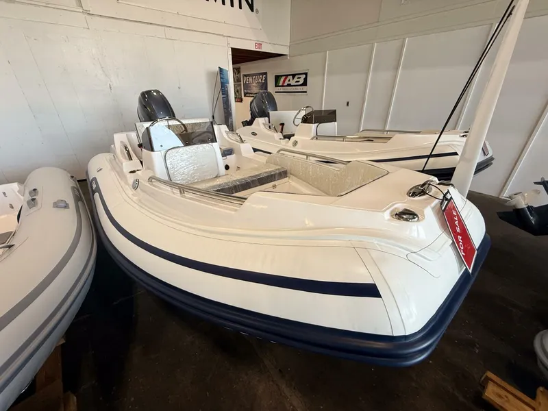 Slide: The Image of AB Nautilus 13 DLX 2024 - 5416829