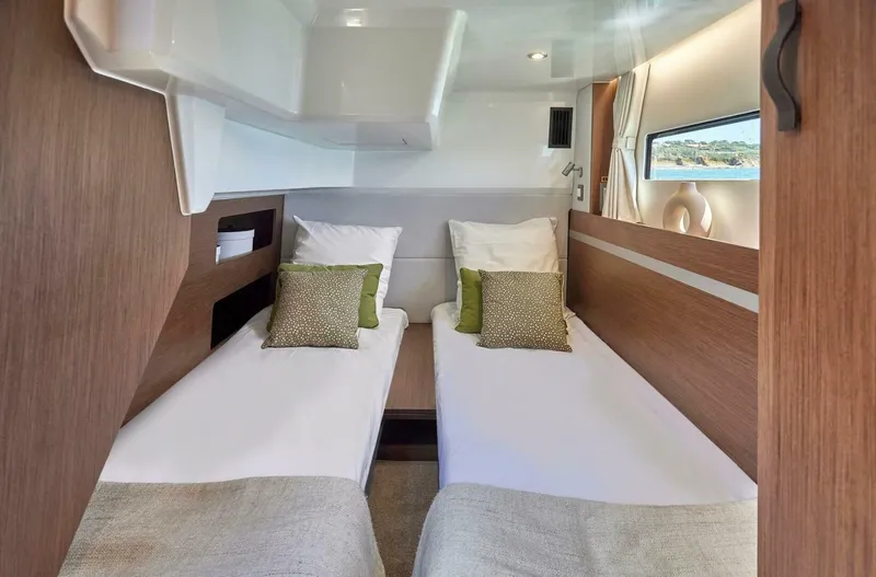 Slide: The Image of Beneteau Antares 12 2026 - 4175271