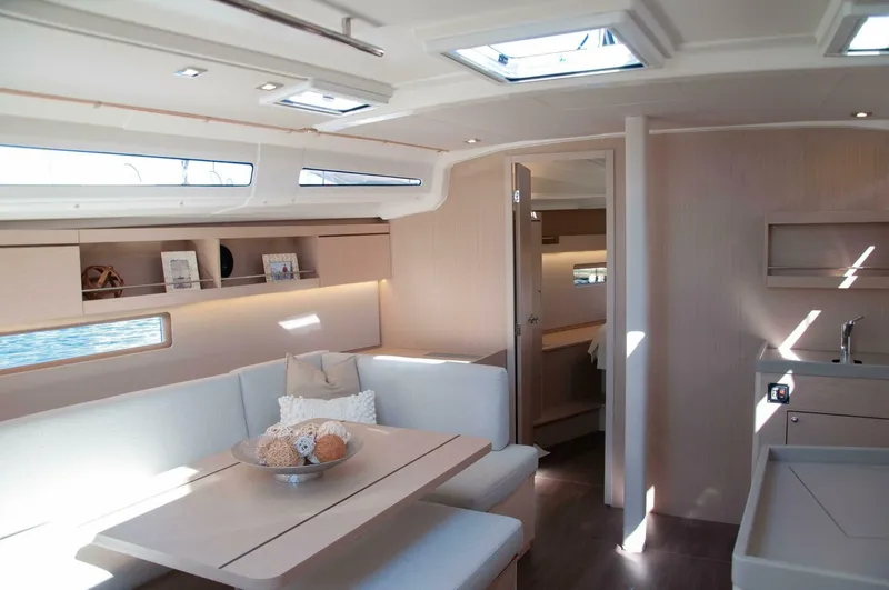 Slide: The Image of 2025 Oceanis 40.1 - 4176611