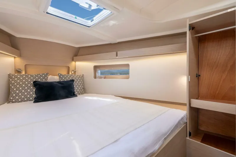 Slide: The Image of Beneteau Oceanis 37.1 2027 - 4176715