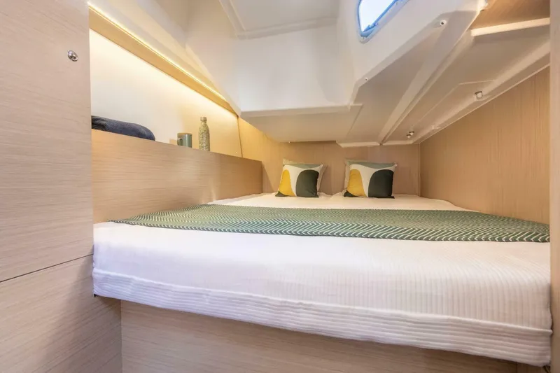 Slide: The Image of Beneteau Oceanis 37.1 2027 - 4176717