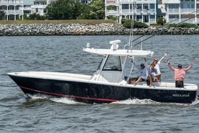 The Image of Regulator Marine 31 2021 - 4179531