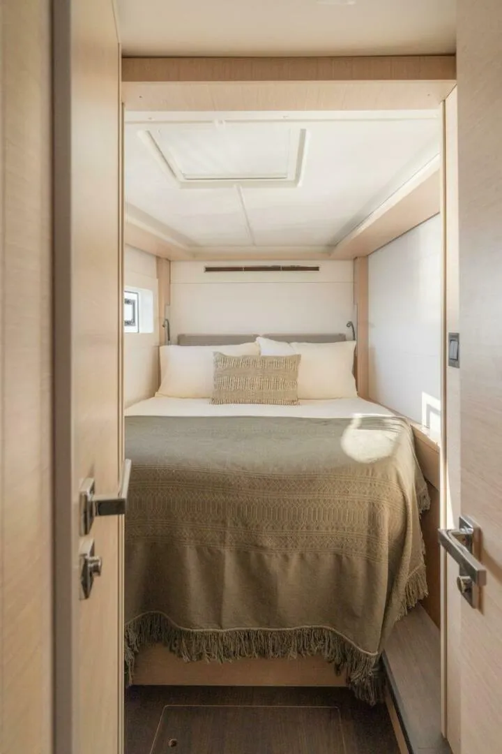 Slide: The Image of 2022 lagoon 46 - 4180390