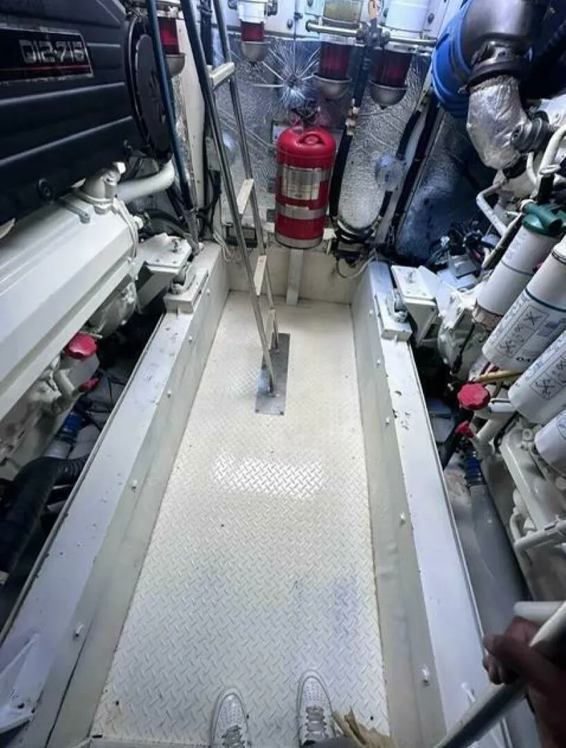 Slide: The Image of Cruisers Yachts 560 Express 2011 - 4180561