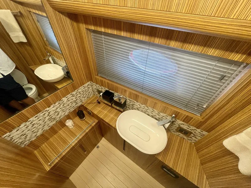 Slide: The Image of Chris-Craft Commander 42 2017 - 4188432