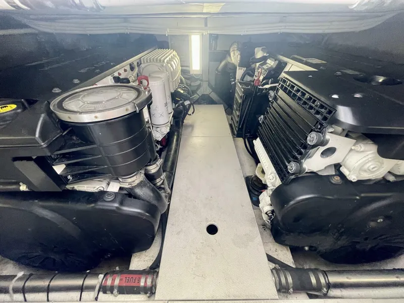 Slide: The Image of Chris-Craft Commander 42 2017 - 4188434