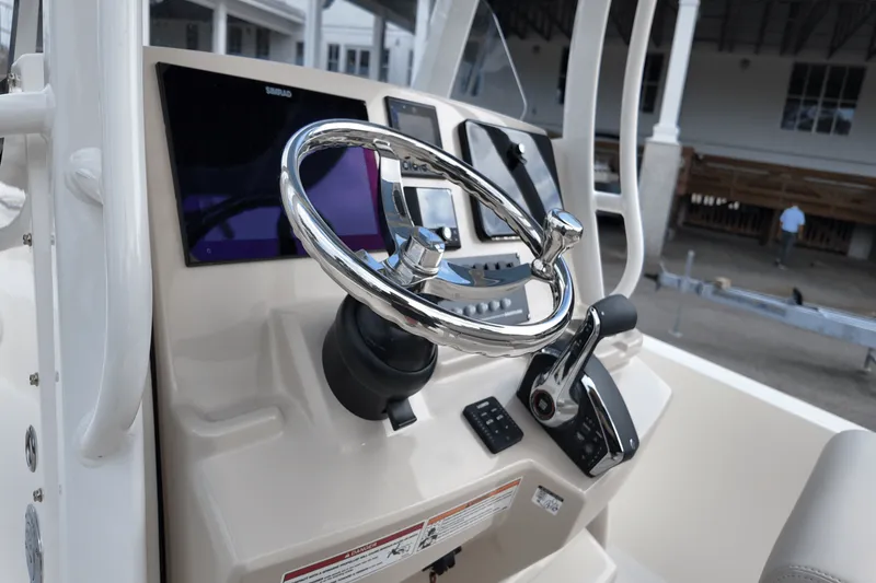 Slide: The Image of Boston Whaler 220 Dauntless 2025 - 16