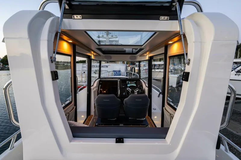 Slide: The Image of Nimbus C8 2024 - 4581427