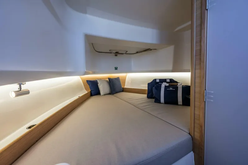 Slide: The Image of Nimbus C8 2024 - 4581423