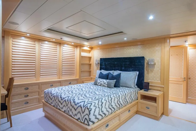 Slide: The Image of Amels 170 2004 - 4214281