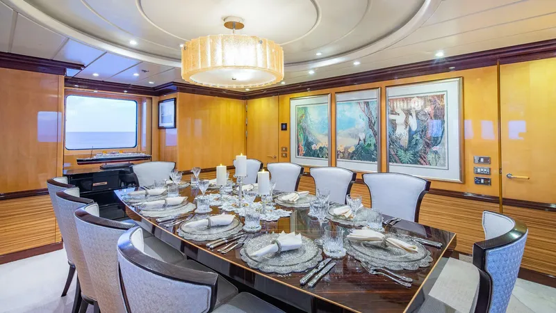 Slide: The Image of Amels 170 2004 - 4214265