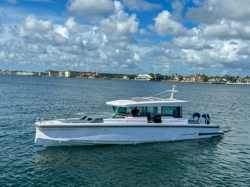 The Image of Axopar 37XC CROSS CABIN 2024 - 4548082