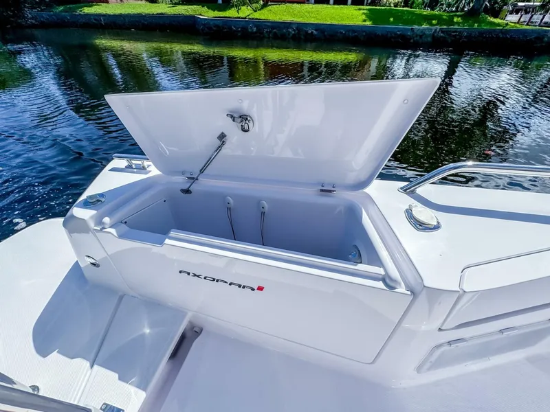 Slide: The Image of Axopar 37 Sun Top 2024 - 5814788