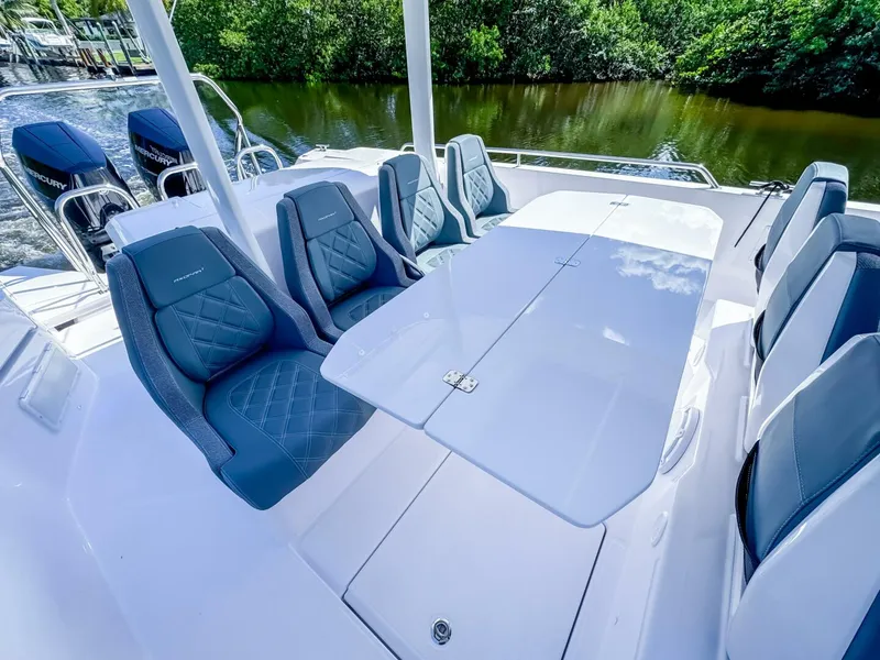 Slide: The Image of Axopar 37 Sun Top 2024 - 5814785