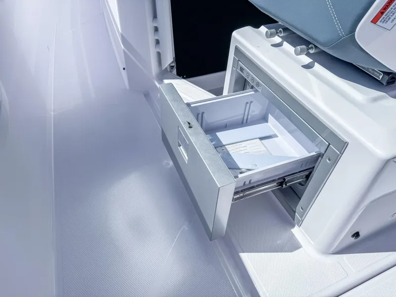 Slide: The Image of Axopar 37 Sun Top 2024 - 5814787