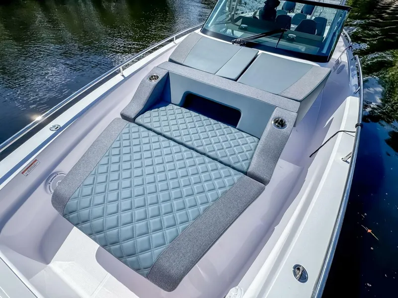 Slide: The Image of Axopar 37 Sun Top 2024 - 5814796