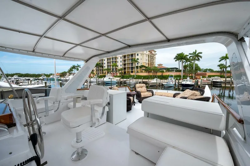 Slide: The Image of Tollycraft Pilothouse 1986 - 4190227