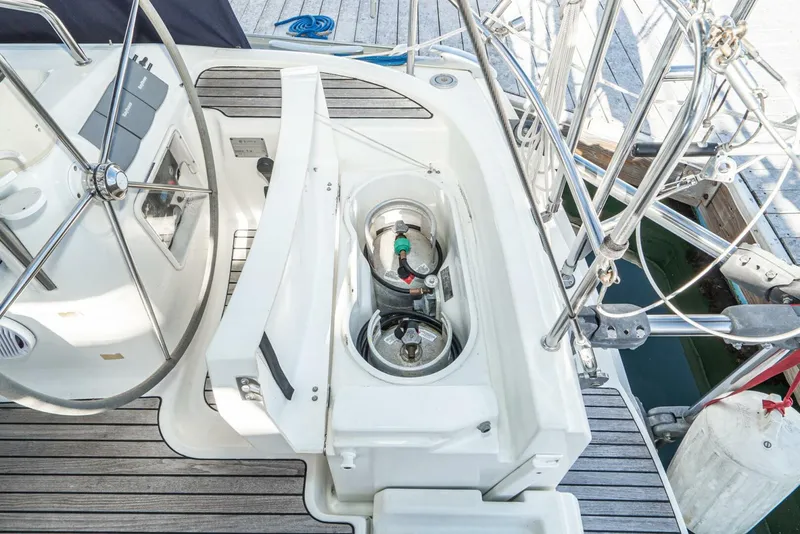 Slide: The Image of Jeanneau 43 Sun Odessey 2001 - 4190509