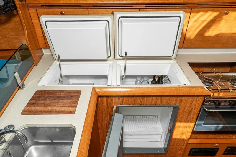 Slide: The Image of Jeanneau 43 Sun Odessey 2001 - 4190548