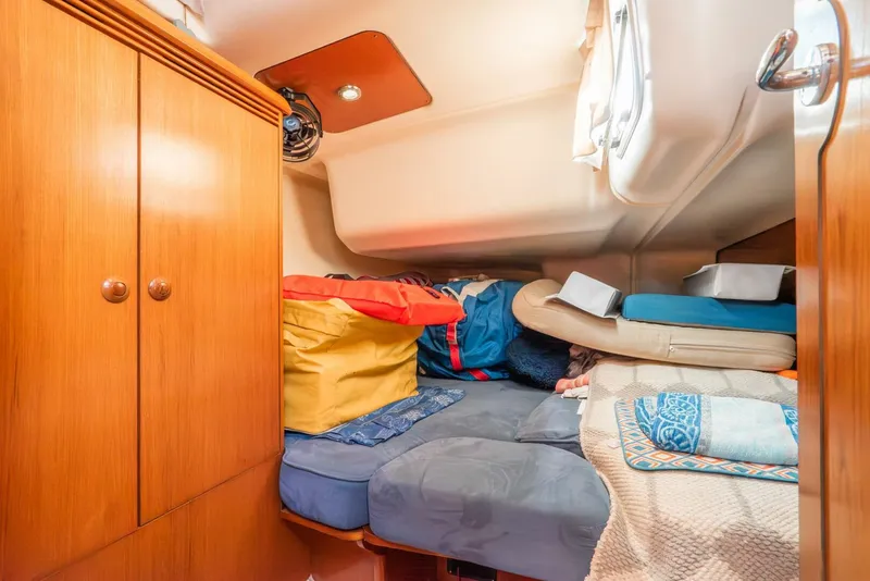 Slide: The Image of Jeanneau 43 Sun Odessey 2001 - 4190553