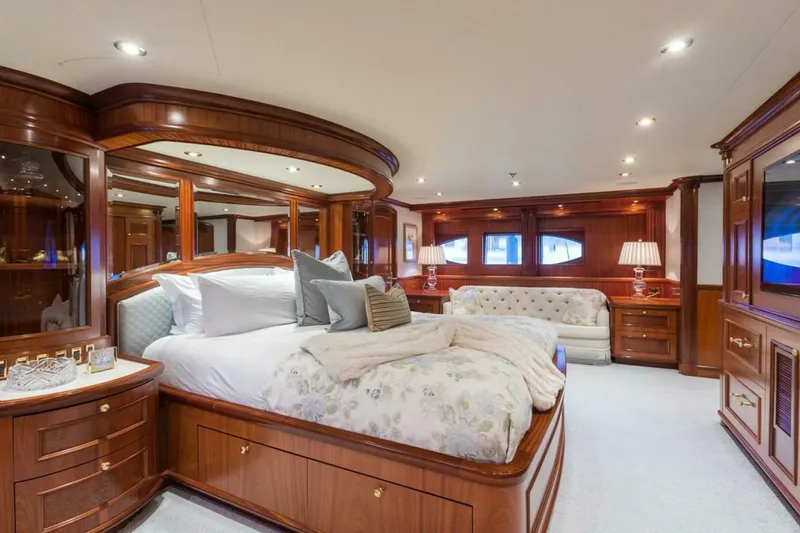 Slide: The Image of Main Deck Master Stateroom - 4556254