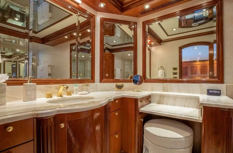Slide: The Image of Main Deck Master Ensuite - 4556260
