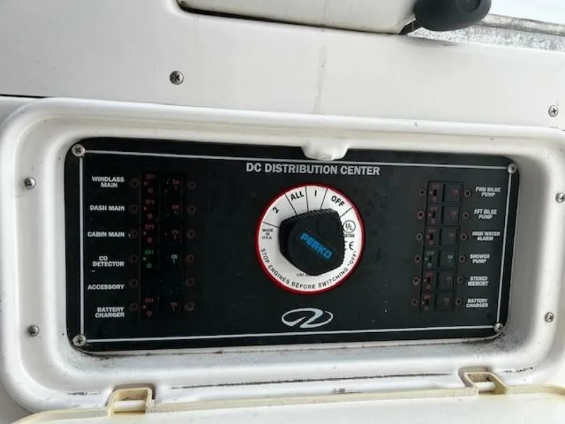 Slide: The Image of Battery Selector Switch - 4383023