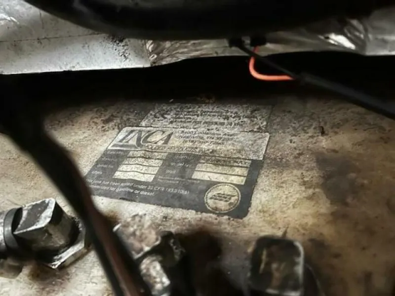 Slide: The Image of Fuel Tank Tag - 4383038