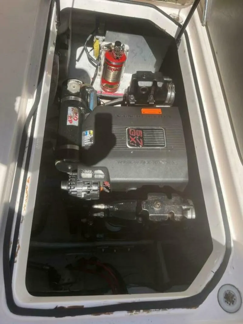 Slide: The Image of Engine Hatch - 5511495