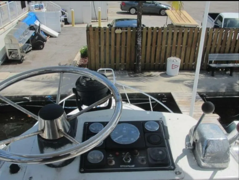 Slide: The Image of Island Hopper Center Console w/Cuddy Cabin 1997 - 4210813