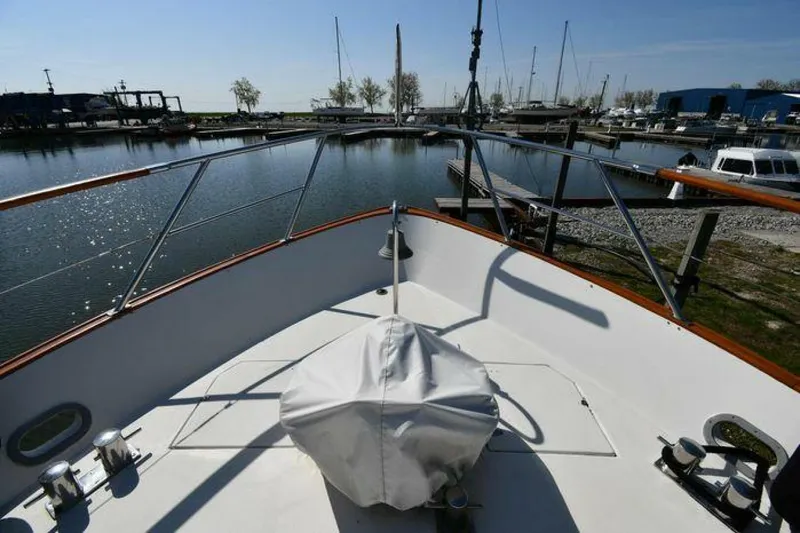 Slide: The Image of Lowland 64 Pilot House Long Range Motor Yacht 1986 - 4959103