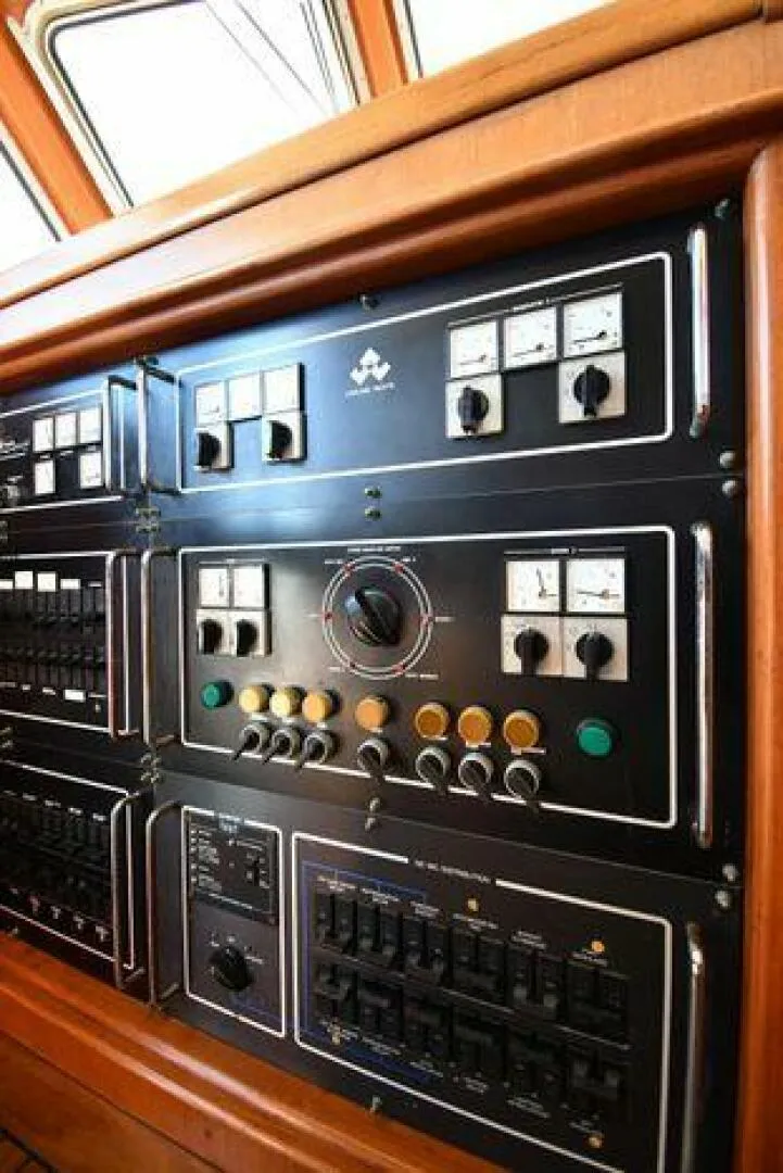 Slide: The Image of Lowland 64 Pilot House Long Range Motor Yacht 1986 - 4959405