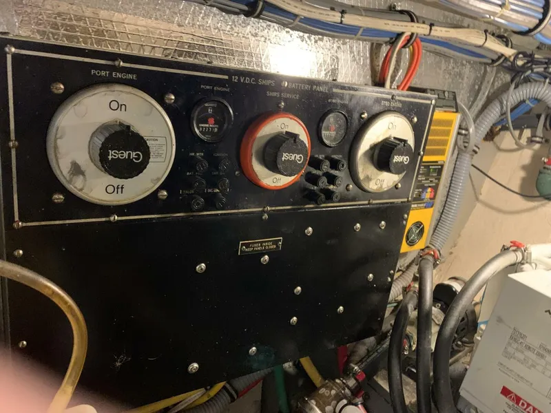 Slide: The Image of Hatteras Motor Yacht DC 1991 - 4213097