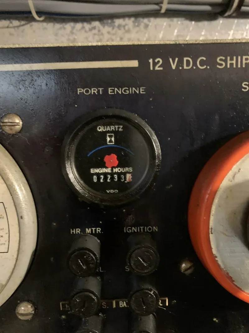 Slide: The Image of Hatteras Motor Yacht DC 1991 - 4213099