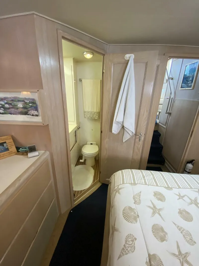 Slide: The Image of Hatteras Motor Yacht DC 1991 - 4212828