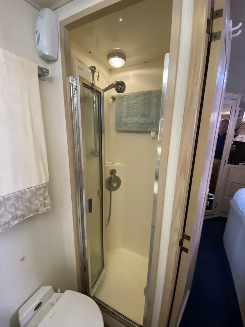 Slide: The Image of Hatteras Motor Yacht DC 1991 - 4212829