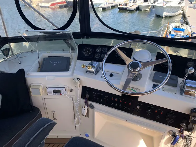 Slide: The Image of Hatteras Motor Yacht DC 1991 - 4213003