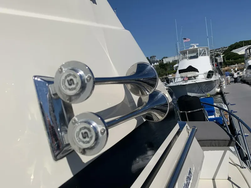 Slide: The Image of Hatteras Motor Yacht DC 1991 - 4213090