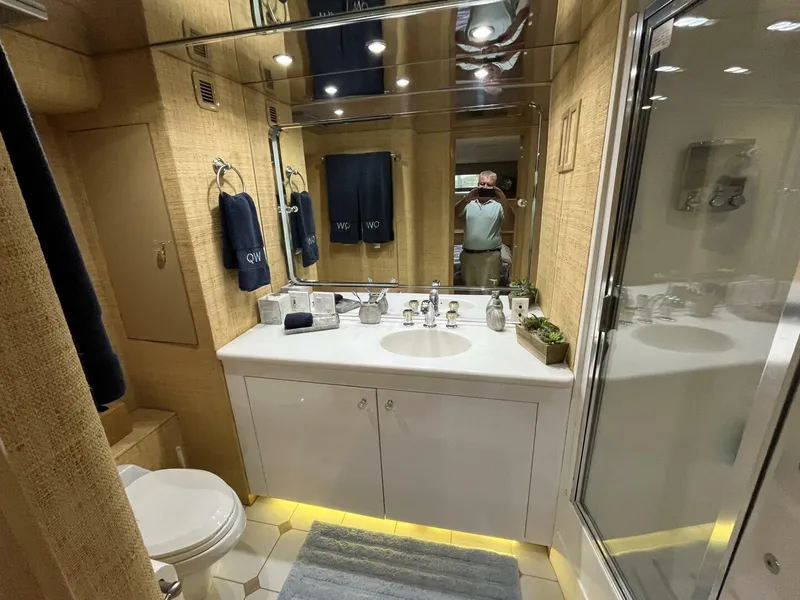 Slide: The Image of Hatteras 74' Sport Bridge Motor Yacht 1999 - 5344397