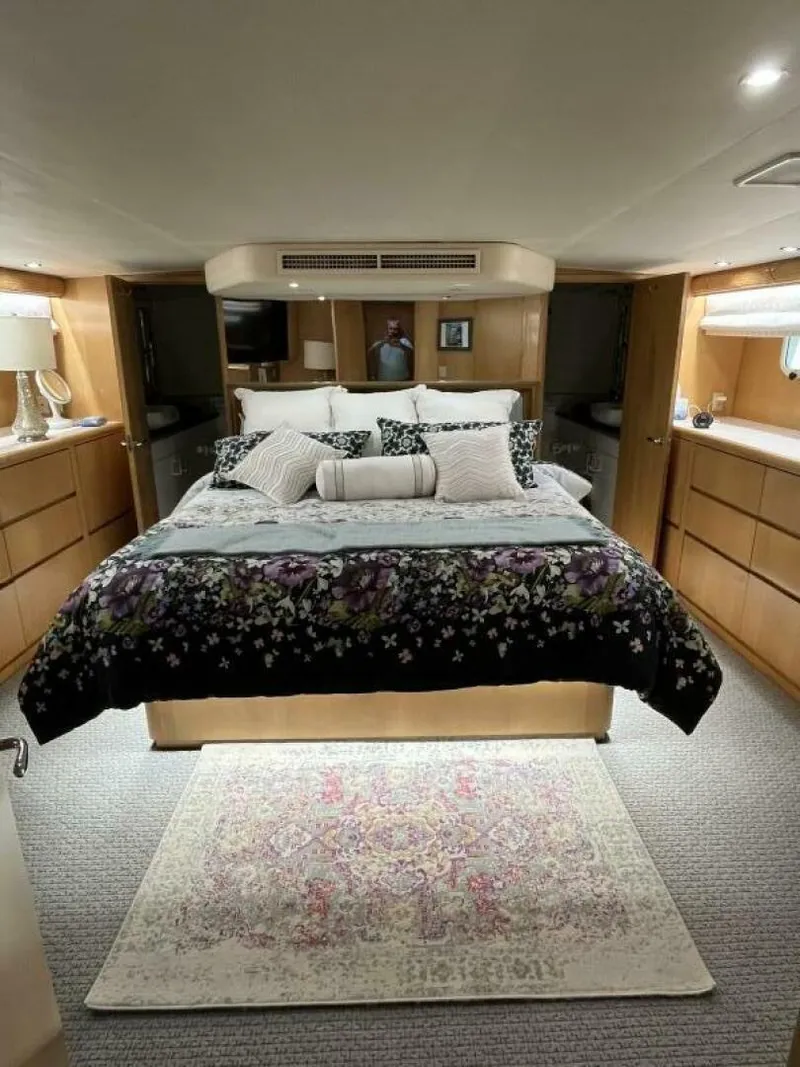 Slide: The Image of Hatteras 74' Sport Bridge Motor Yacht 1999 - 5344404