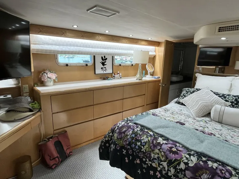 Slide: The Image of Hatteras 74' Sport Bridge Motor Yacht 1999 - 5344414
